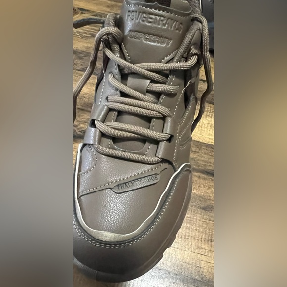 EUC- Worn Once- Thaletic Shoe- Size 40, fit my 7.5 with socks perfectly. No Box - Picture 4 of 9